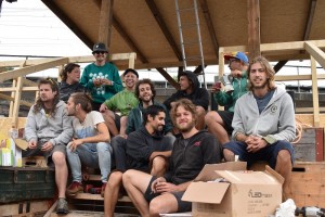 Das Solstage-Team auf der selbstgebauten Tribüne auf der Schütz